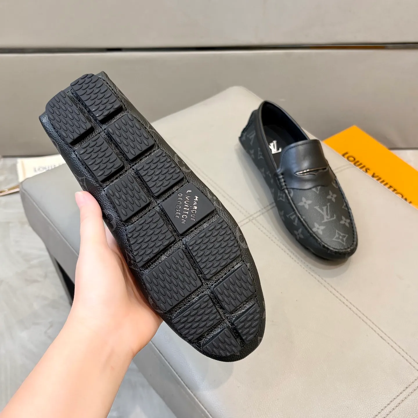 Factory price: 460💰LV men's beanie shoes 2025 official website synchronization <market top version> imported first layer old flower leather/embossed ➕ black cowhide original packaging. Size 38-45